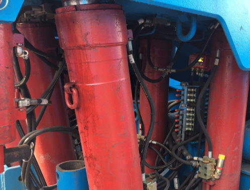 ZZ5600/22/45型液压支架